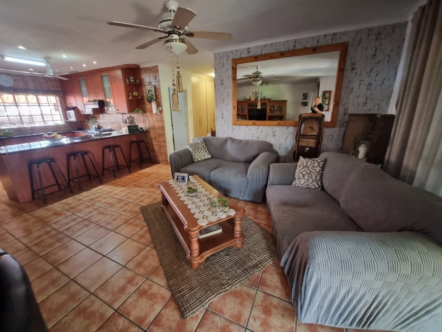 3 Bedroom Property for Sale in Oos Einde North West